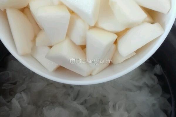红糖苹果银耳汤的做法图解7
