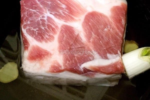 黄花菜扣肉的做法图解2