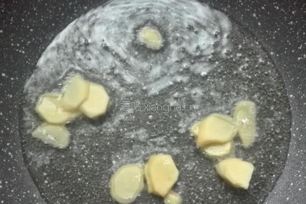 砂锅鲫鱼汤的做法图解6