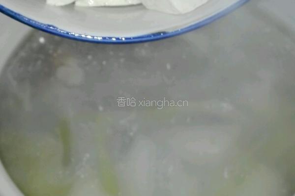 砂锅鲫鱼汤的做法图解16