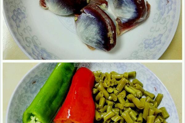酸豆角炒鸭胗的做法图解1