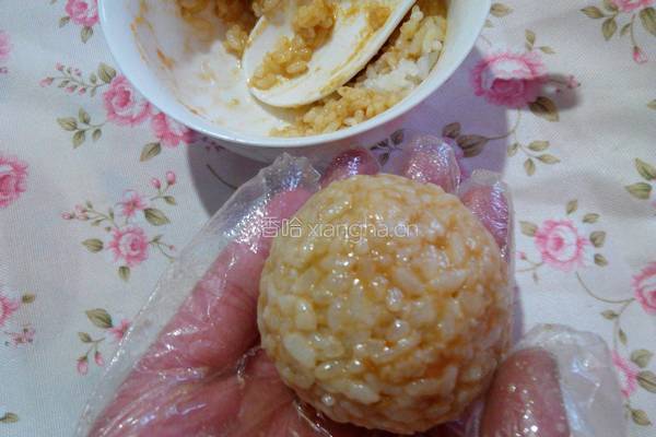 圣诞老人饭团的做法图解2