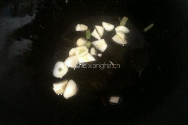 芹菜炒鱼丸的做法图解4