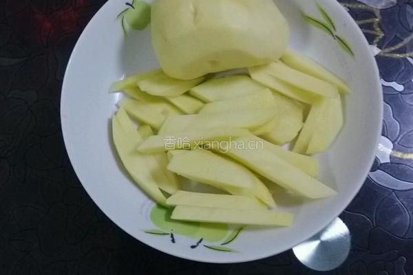 茄子干土豆条炒牛肉的做法图解3