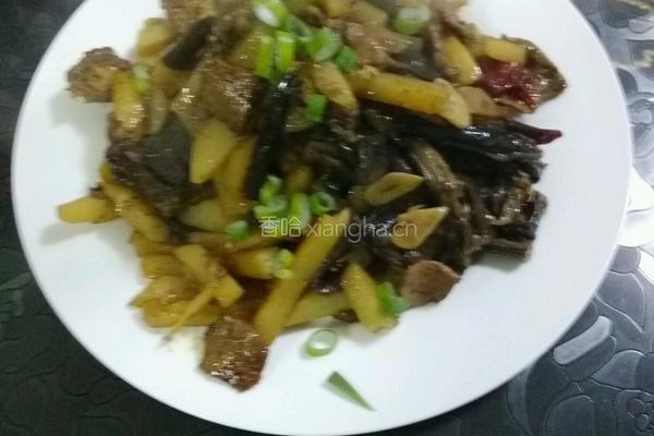 茄子干土豆条炒牛肉的做法图解12