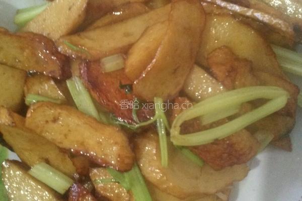 芹菜炒鱼丸的做法图解8