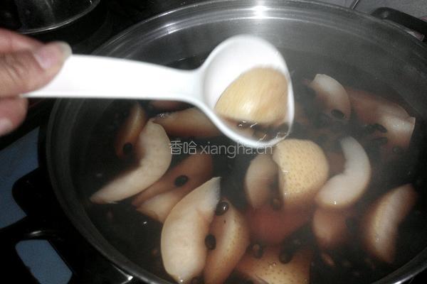 黑豆雪梨冰糖水的做法图解5