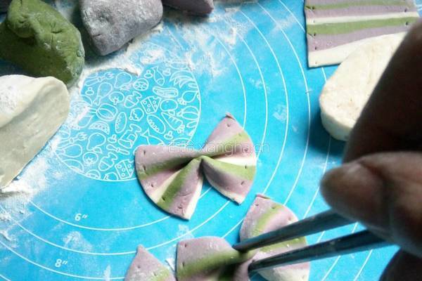 蝴蝶面的做法图解5