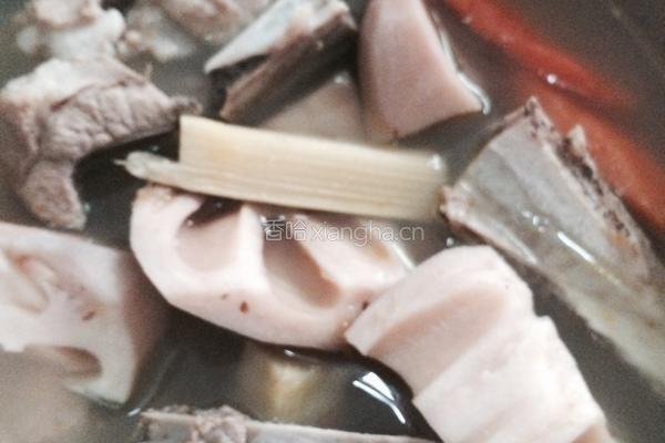 竹蔗胡萝卜莲藕猪扇骨汤