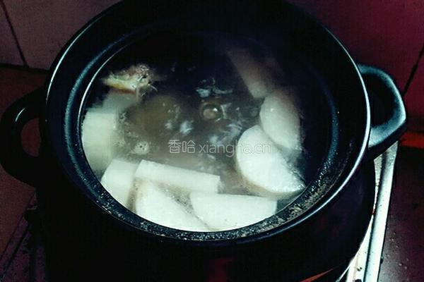 白萝卜骨头汤的做法图解5