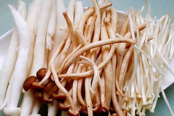 野生菌汤的做法图解3