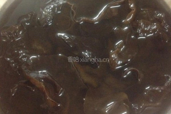 木耳蒸鸡的做法图解4