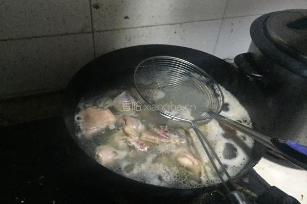 小鸡炖蘑菇的做法图解3