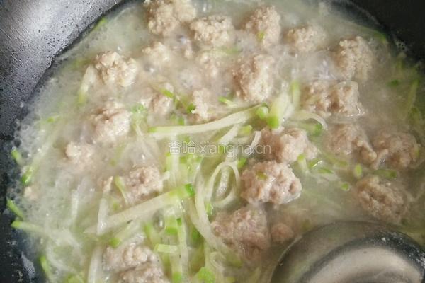 肉丸萝卜汤的做法图解5