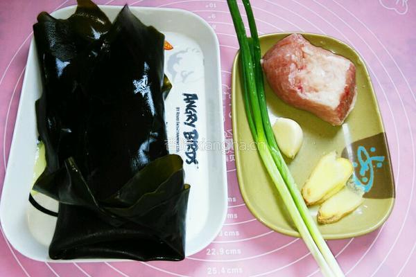 瘦肉海带汤的做法图解1