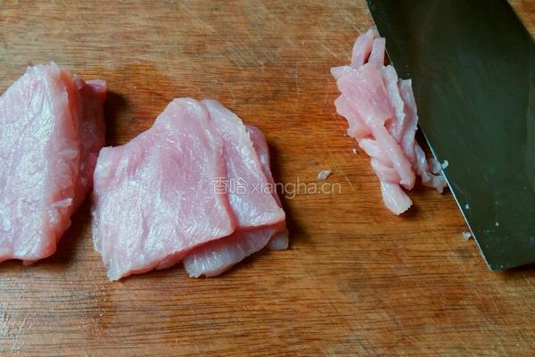 韭黄炒肉丝的做法图解2
