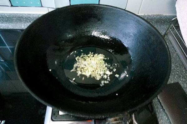 大葱爆羊肉的做法图解3