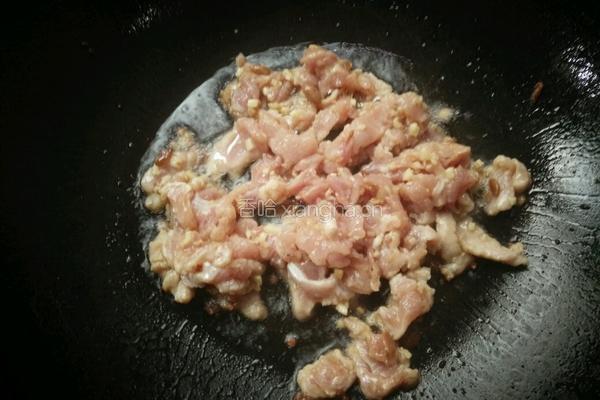 口蘑炒瘦肉的做法图解5