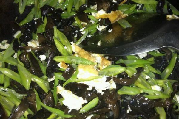 豆角木耳炒鸡蛋的做法图解6