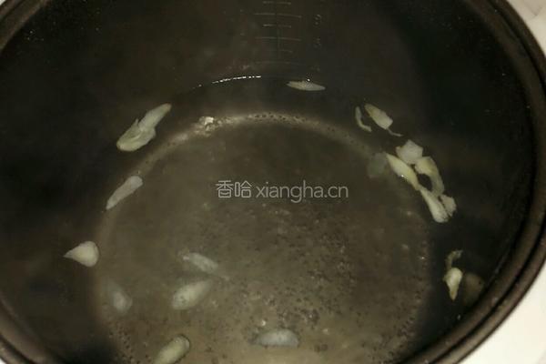 百合南瓜猪杂粥的做法图解2