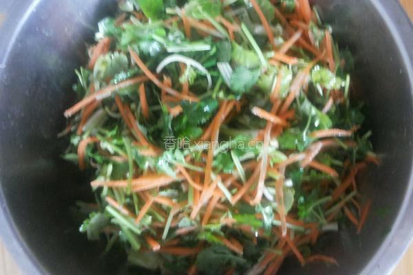香菜胡萝卜拌黄豆的做法图解4