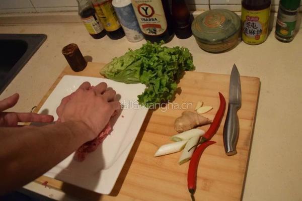 香辣肉末蔬菜卷的做法图解1