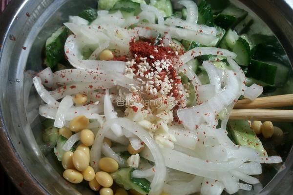 洋葱拌黄瓜的做法图解5