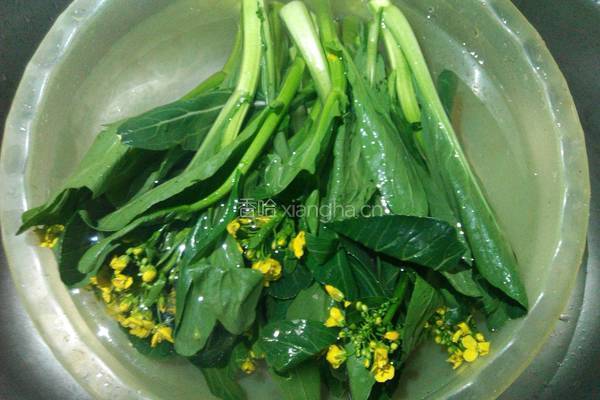 肉沫炒菜心的做法图解2