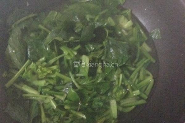 菠菜炒蛋皮的做法图解3