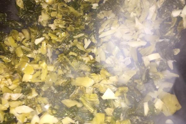 酸菜炒大肠的做法图解3