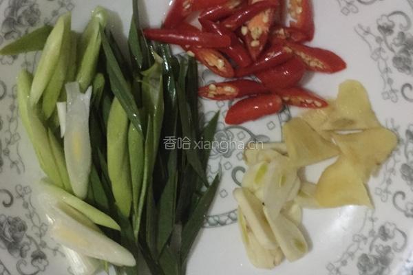酸菜炒大肠的做法图解5