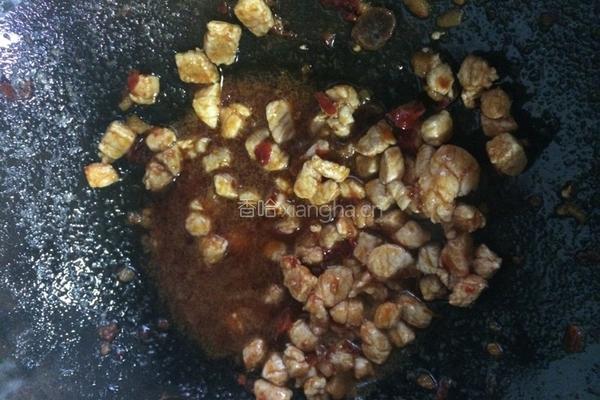 豌豆胡萝卜肉丁的做法图解5