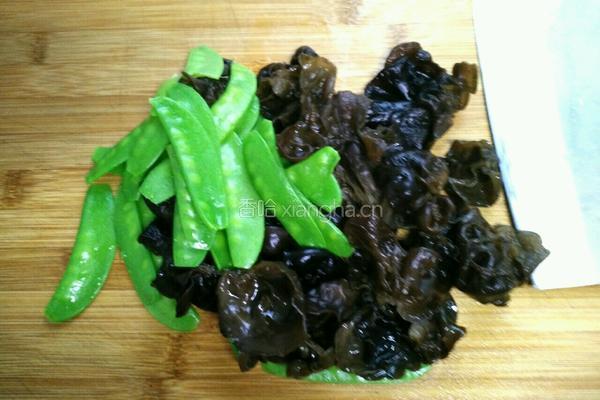 木耳鲜肉馅馄饨的做法图解6