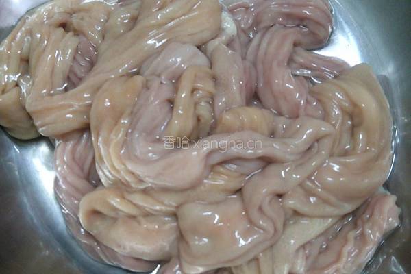 小肠腱子肉莲子汤的做法图解3