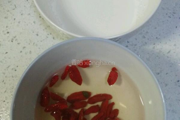 椰汁蒸铁棍山药的做法图解1