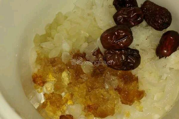 桃胶银耳汤的做法图解5