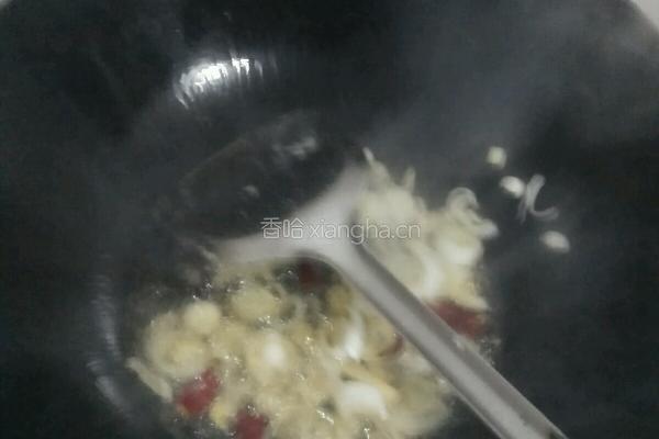 绿豆芽炒馓子的做法图解1