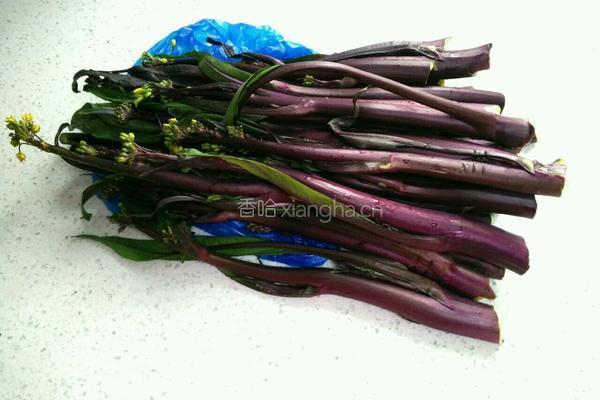 腊肉炒红菜苔的做法图解1