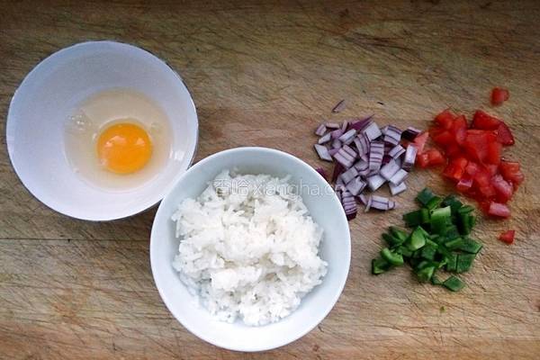 蔬菜炒饭的做法图解1
