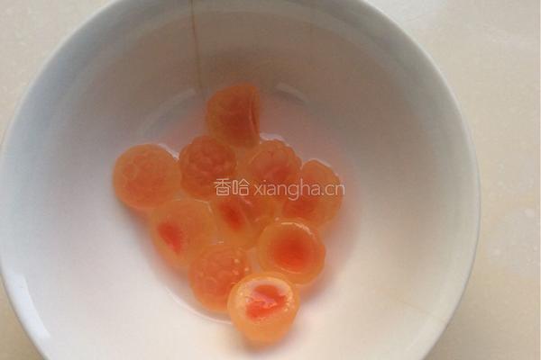 草莓慕斯蛋糕的做法图解1
