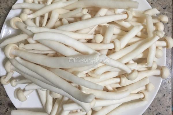 番茄海鲜菇的做法图解1