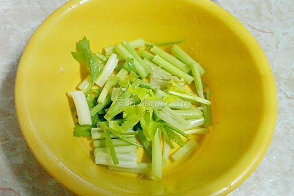 芹菜炒香干的做法图解3