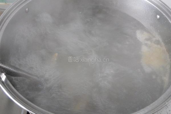 川芎白果煲鸡汤的做法图解2