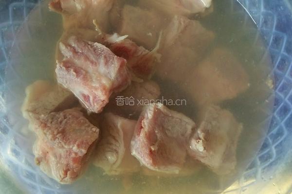 茶树菇炖排骨！的做法图解1