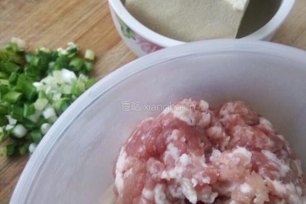 豆腐肉饼的做法图解1