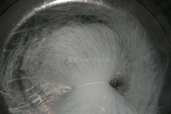 蒜蓉虾蒸粉丝的做法图解2
