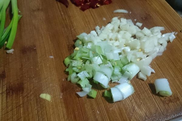 肉末玉米粒的做法图解2