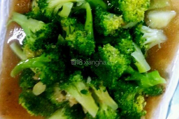 浇汁西兰花的做法图解7