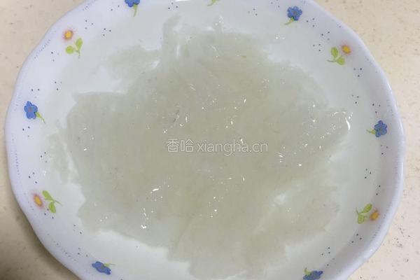 冰糖燕窝的做法图解1