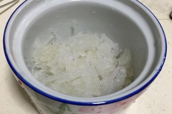 冰糖燕窝的做法图解3